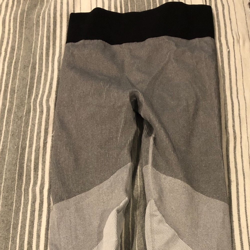 Aerie chill play move leggings small